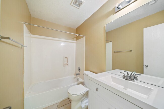 Building Photo - 17802 Kerrybrook Ln