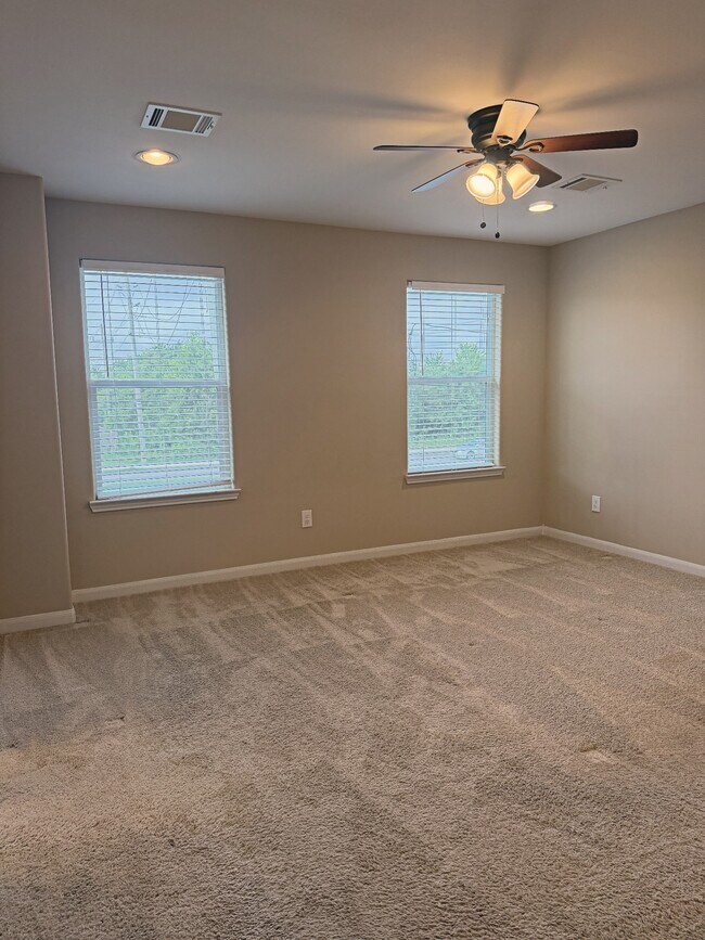 Building Photo - 17145 Wilthorne Gardens Ct