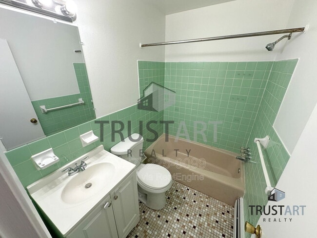 Building Photo - 6022 Hegerman St