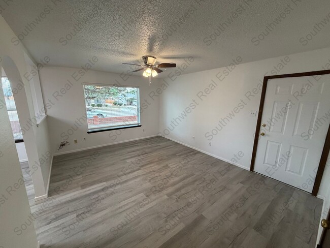 Building Photo - Newly Renovated 2 bedroom 1 bathroom