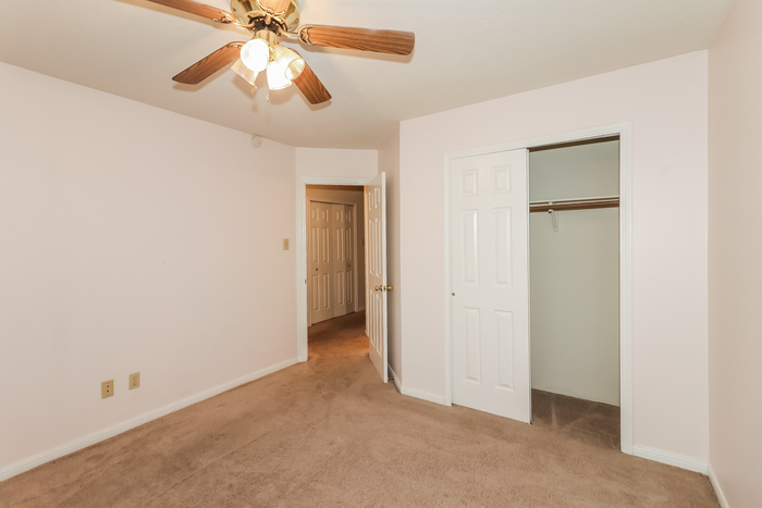 Building Photo - 11302 Rocky Mill Dr