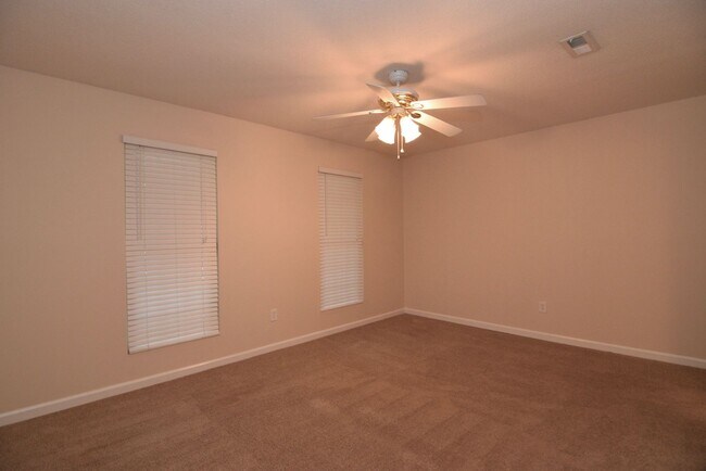 Building Photo - Evans 3 Bed/2 Bath w/ Garage & Huge Fenced...