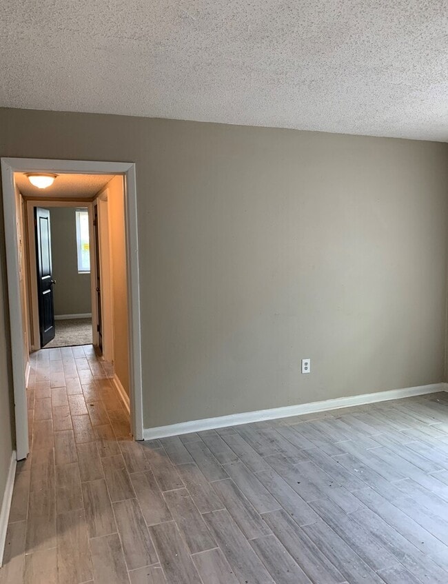 Building Photo - Beautifully Updated 3-Bedroom Home in Nort...