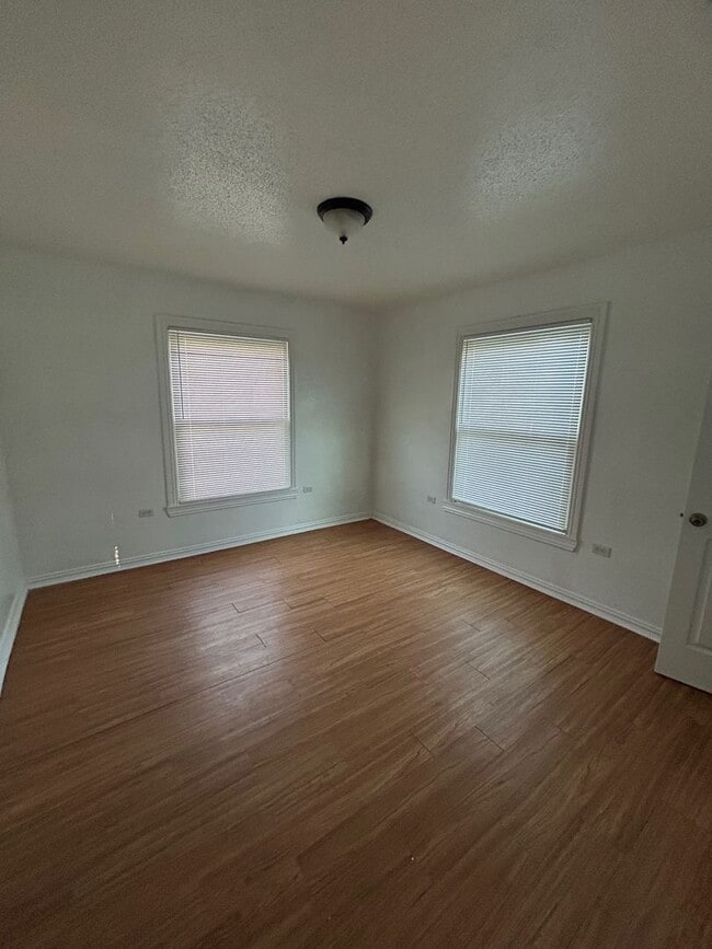 Building Photo - Updated North Waco Home