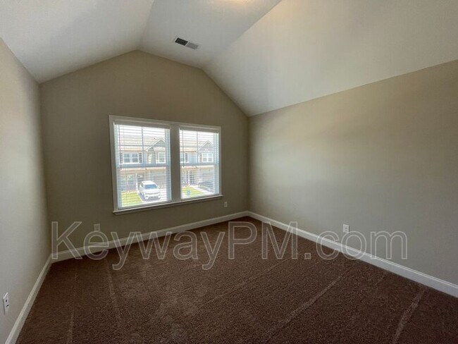 Building Photo - 3089 Venetian Dr