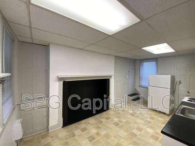 Building Photo - 19 N Main St