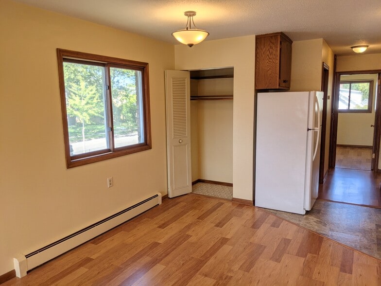 Building Photo - 1916 N 44th Ave