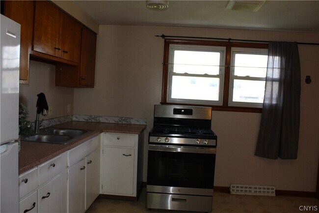 Building Photo - 417 Hazelhurst Ave
