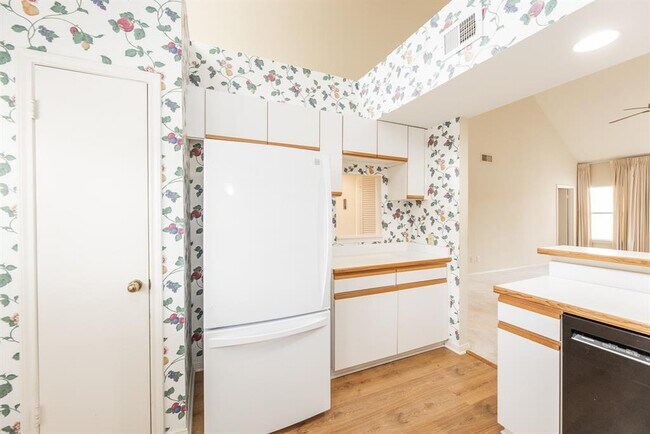 Building Photo - 4144 Greystone Way