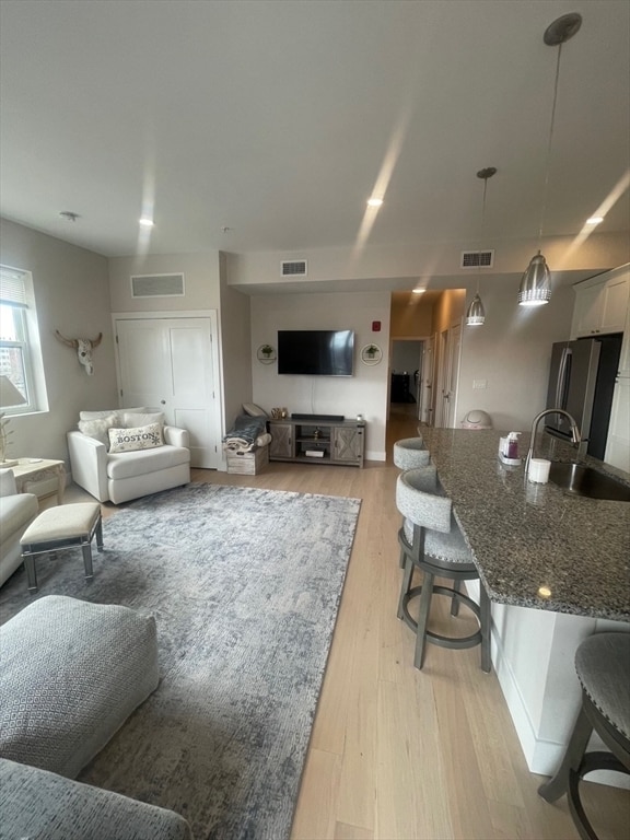 Building Photo - 99 Moody St