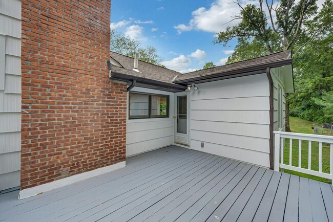 Building Photo - 134 Highland Rd