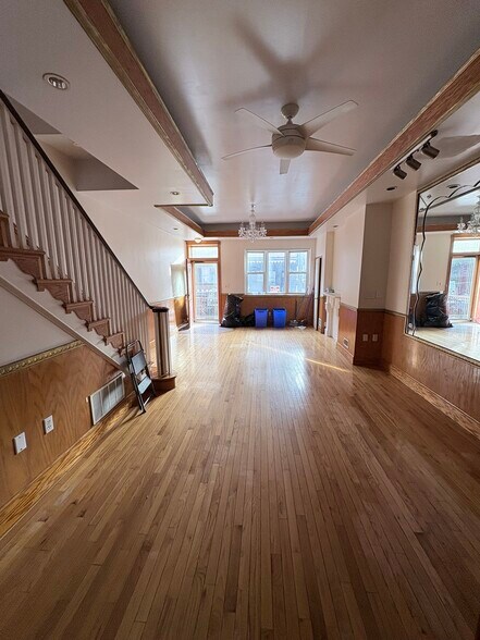 Living Space - 1333 Mifflin St