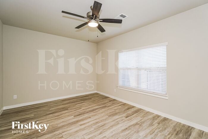 Building Photo - 319 Aveen Path