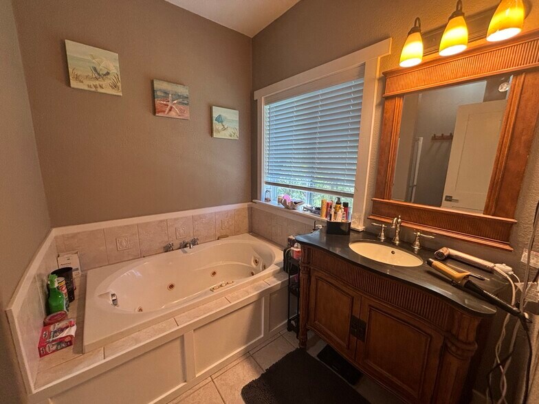 Building Photo - 5430 Whitney Ct