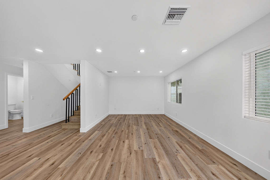 Building Photo - 9614 Bartee Ave