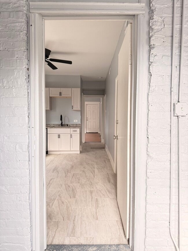 Building Photo - 3821 W Fillmore St