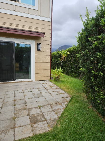 Building Photo - 200 Alake St