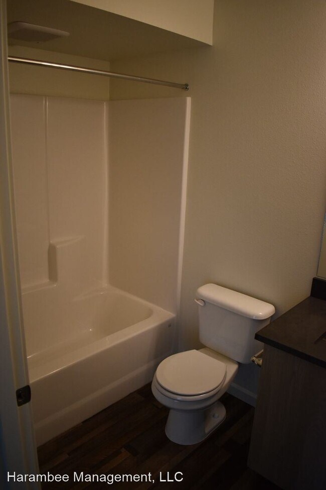Building Photo - 2 br, 2 bath Apartment - 2305 SE 159th Ave