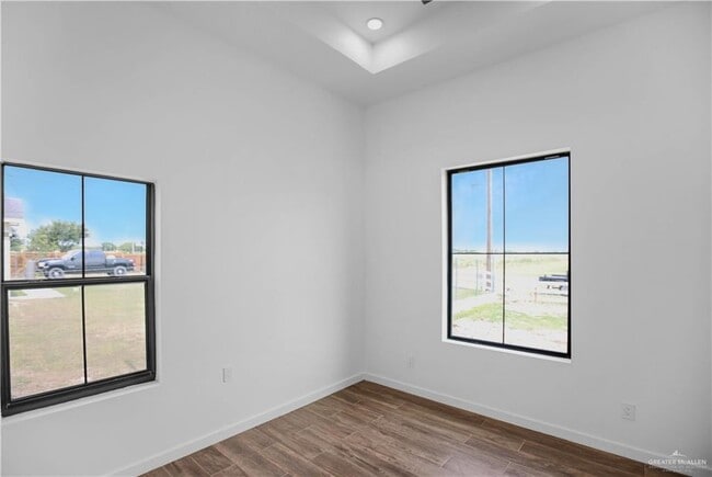 Building Photo - 3730 E Davis Rd