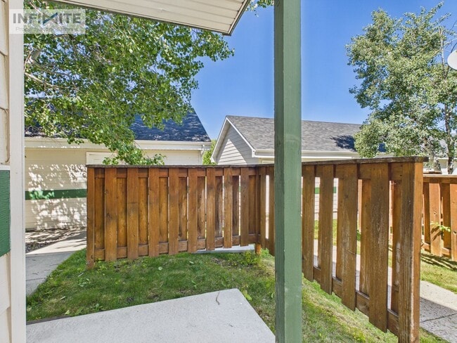 Building Photo - 2 Bedroom | 2 Bathroom Condo Single-Level Lower-Level Living