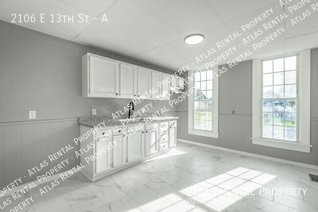 Building Photo - 2106 E 13th St