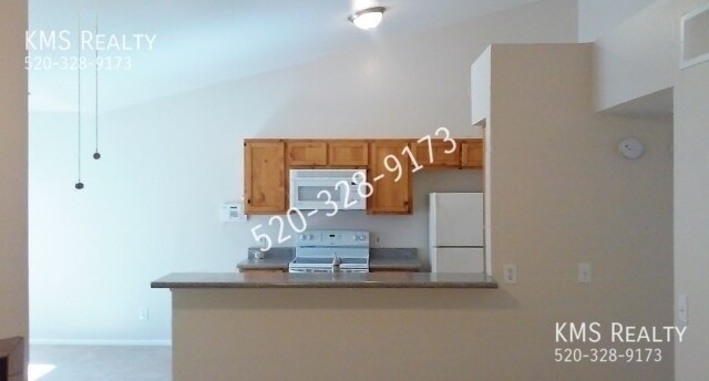 Building Photo - 5654 S Wood Crest Dr