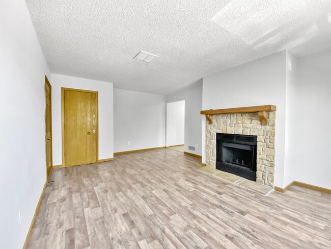 Building Photo - Brand New Unit Townhome | 2 BR/1BA | Fully renovated kitchen!