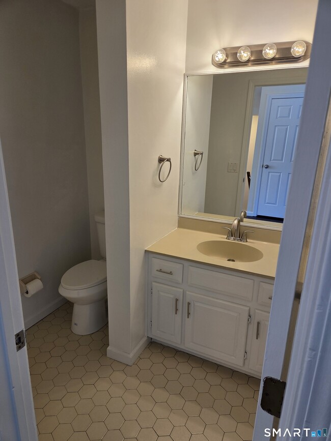 Building Photo - 27 Crows Nest Ln