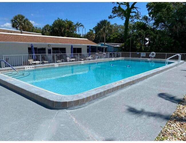 Building Photo - 2950 SE Ocean Blvd