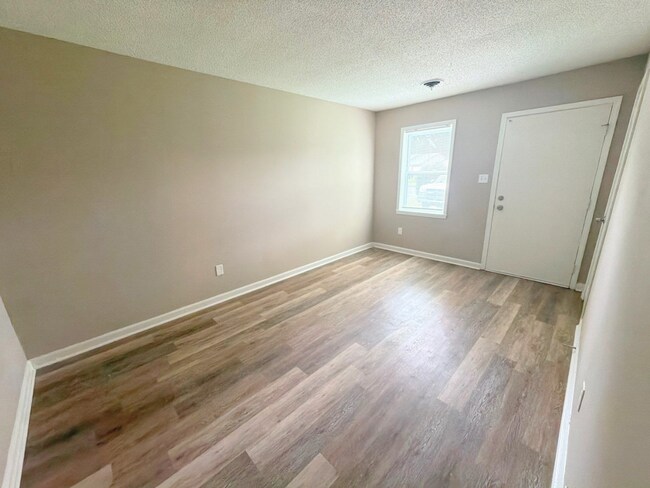 Building Photo - 4066 Berrywood Ave