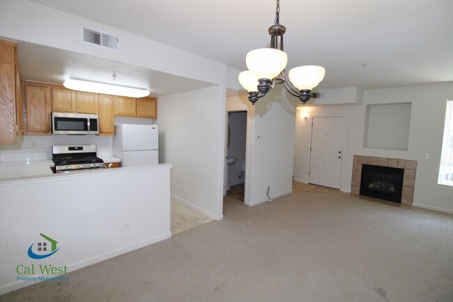 Building Photo - $3,695 - Spacious 2 Bedroom, 2.5 bath tri-level townhouse near Communication Hill in Lancaster Gates