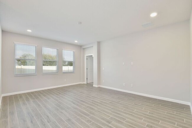 Building Photo - Gorgeous 4/3 Brand New Home with a Spaciou...