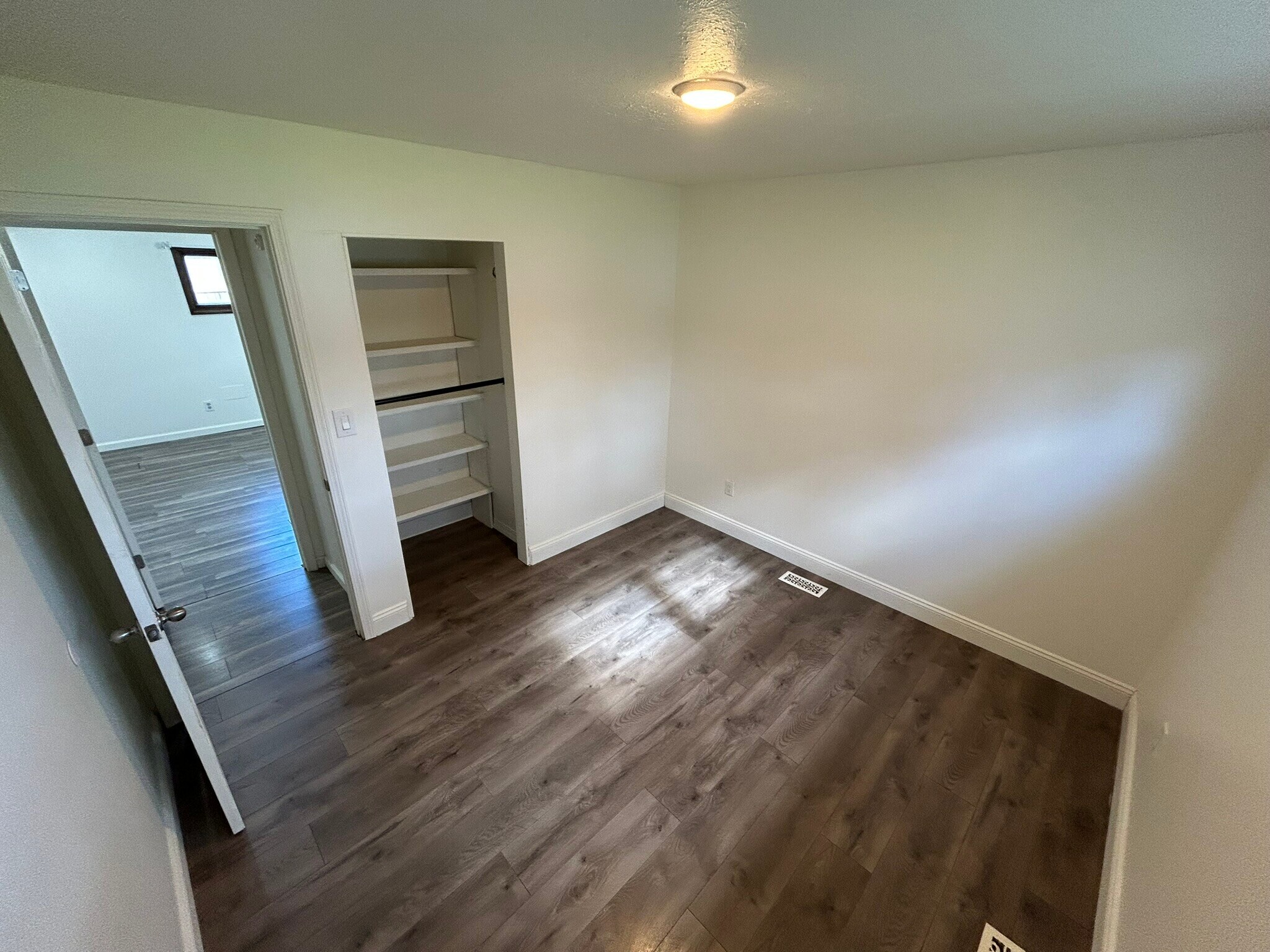 Building Photo - 1882 Paul Dr