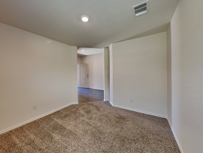 Building Photo - 2909 Menguita St