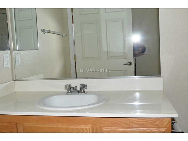 Building Photo - Jasmine Ranch Gated Two Bed Condo!!