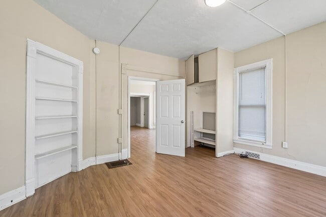 Building Photo - 1804 College St
