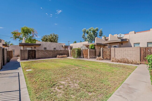 Building Photo - 231 N Robson