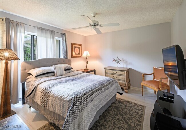 Building Photo - 83 Glades Blvd