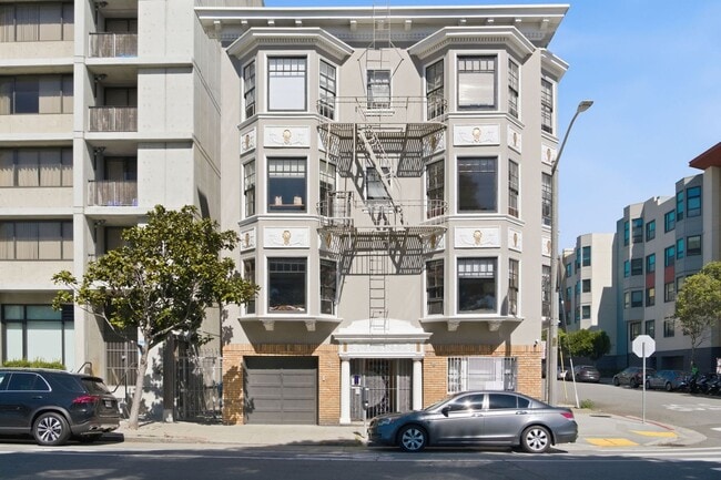 Building Photo - 2100 Post St