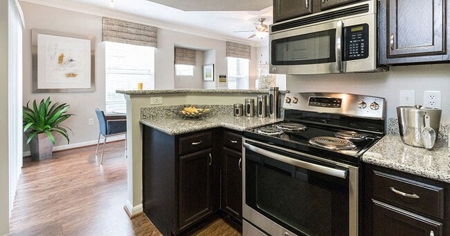 Building Photo - Old Farm Apartment Homes