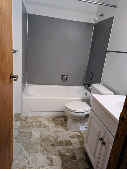 Building Photo - 9233 Interlake Ave N