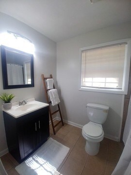 Building Photo - 2574 Brentford Pl