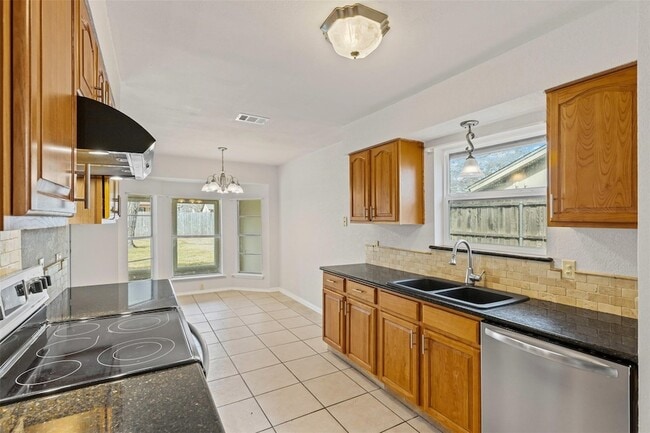 Building Photo - 1605 Morningside Dr