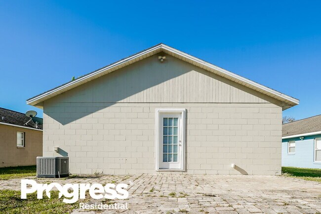 Building Photo - 9837 Violet Dr