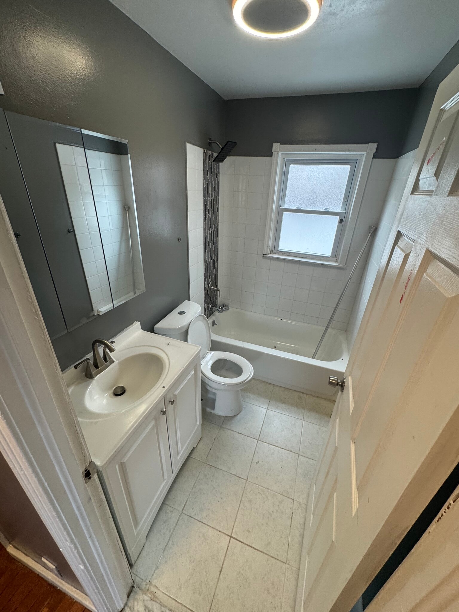 Building Photo - 28 York Ave