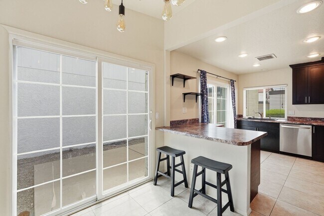Building Photo - 14837 N 25th Dr
