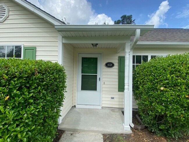 Building Photo - Welcome to this charming 3-bedroom, 2-bathroom home located in the vibrant city of Wilmington, NC.
