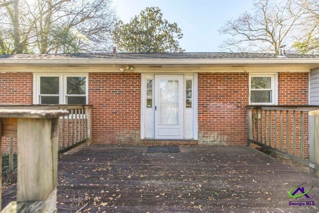 Building Photo - 718 Oakview Square