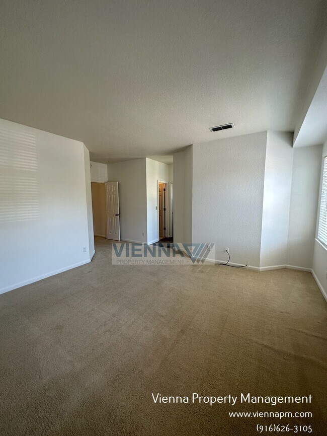 Building Photo - 108 Donegan Ct