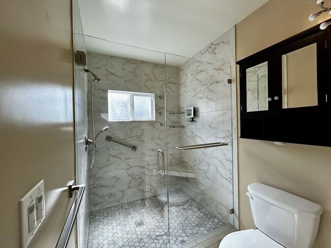 Building Photo - A home that has all the best of California Living!